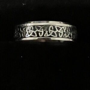 Silver Celtic Knot Men’s Wedding Band Size 11